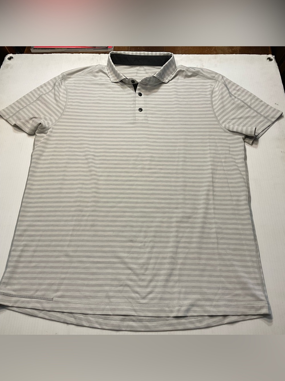 Lululemon Polo Shirt Mens Sz XL Gray Short Sleeve Performance Golf Preppy